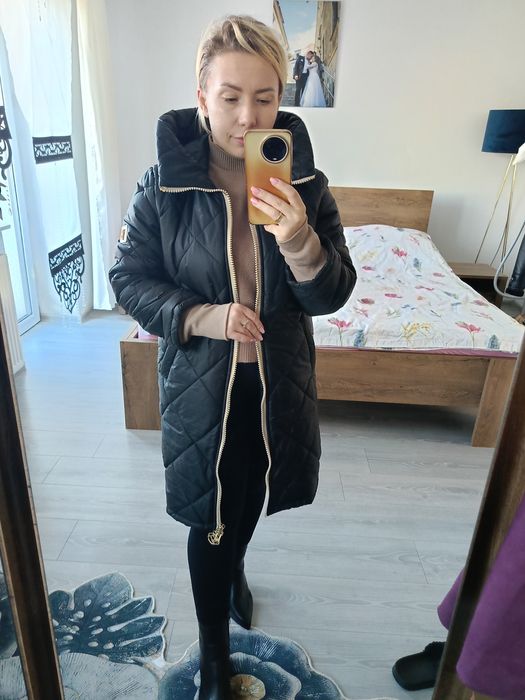 Długa kurtka zimowa z mankietami syntetycznymi