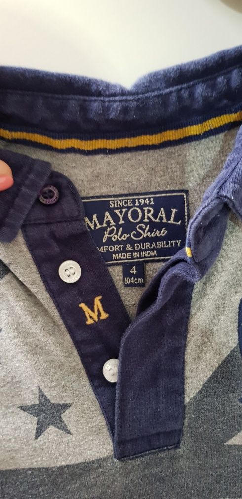 Polo mayoral e polo sem marca