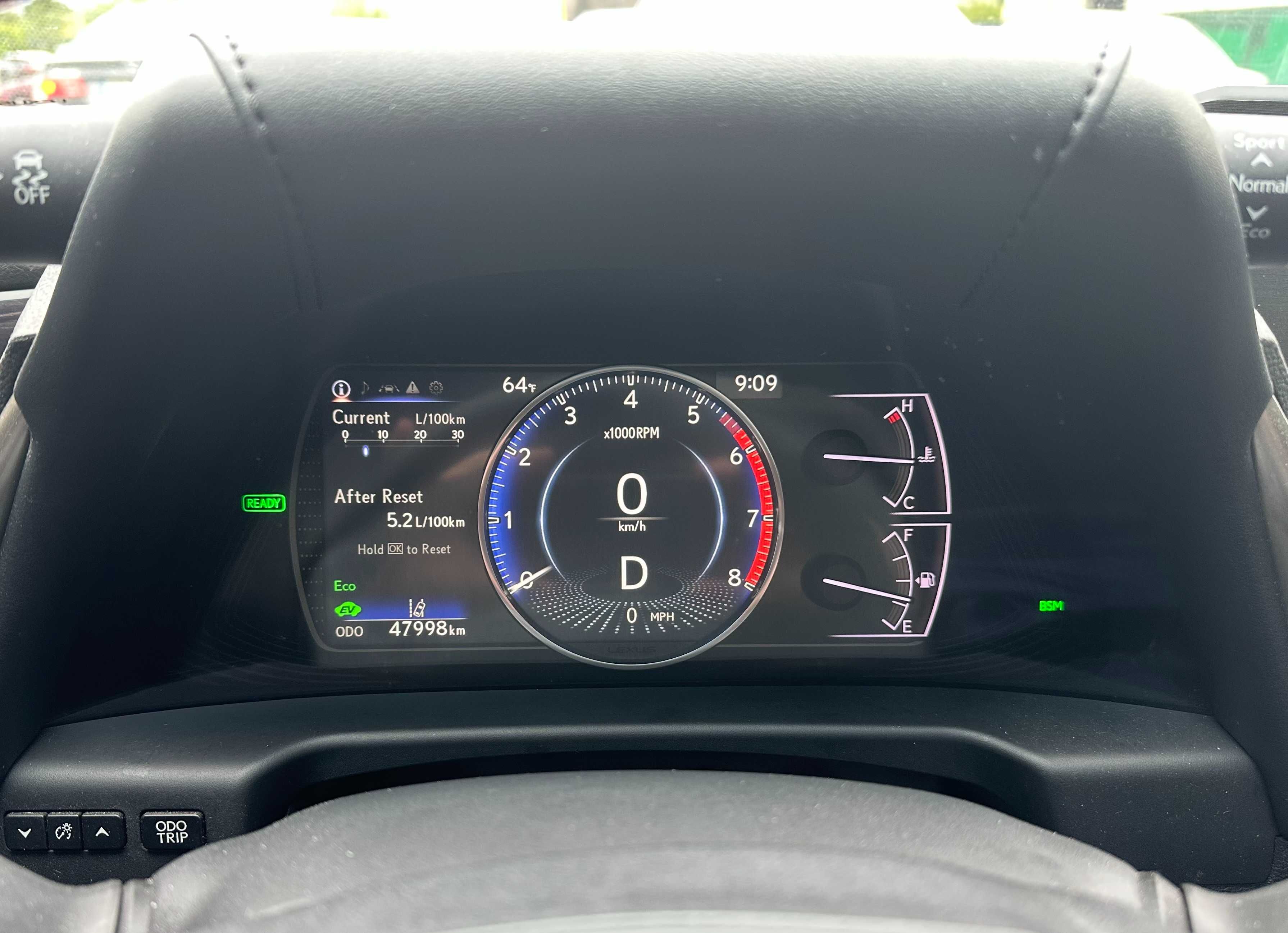 Продам шикарное авто Lexus ES 300h Hybrid Premium 2019