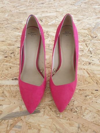 Sapato salto alto cor de rosa