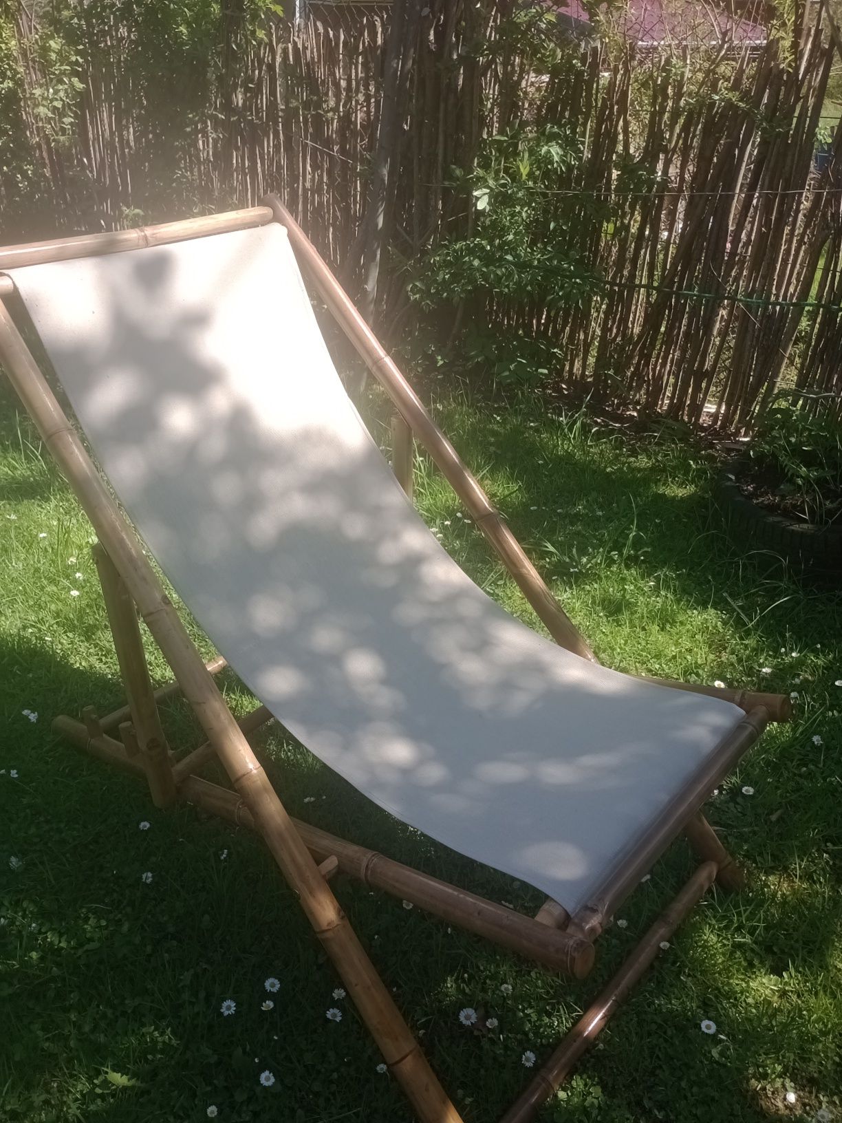Nowy leżak bambusowy