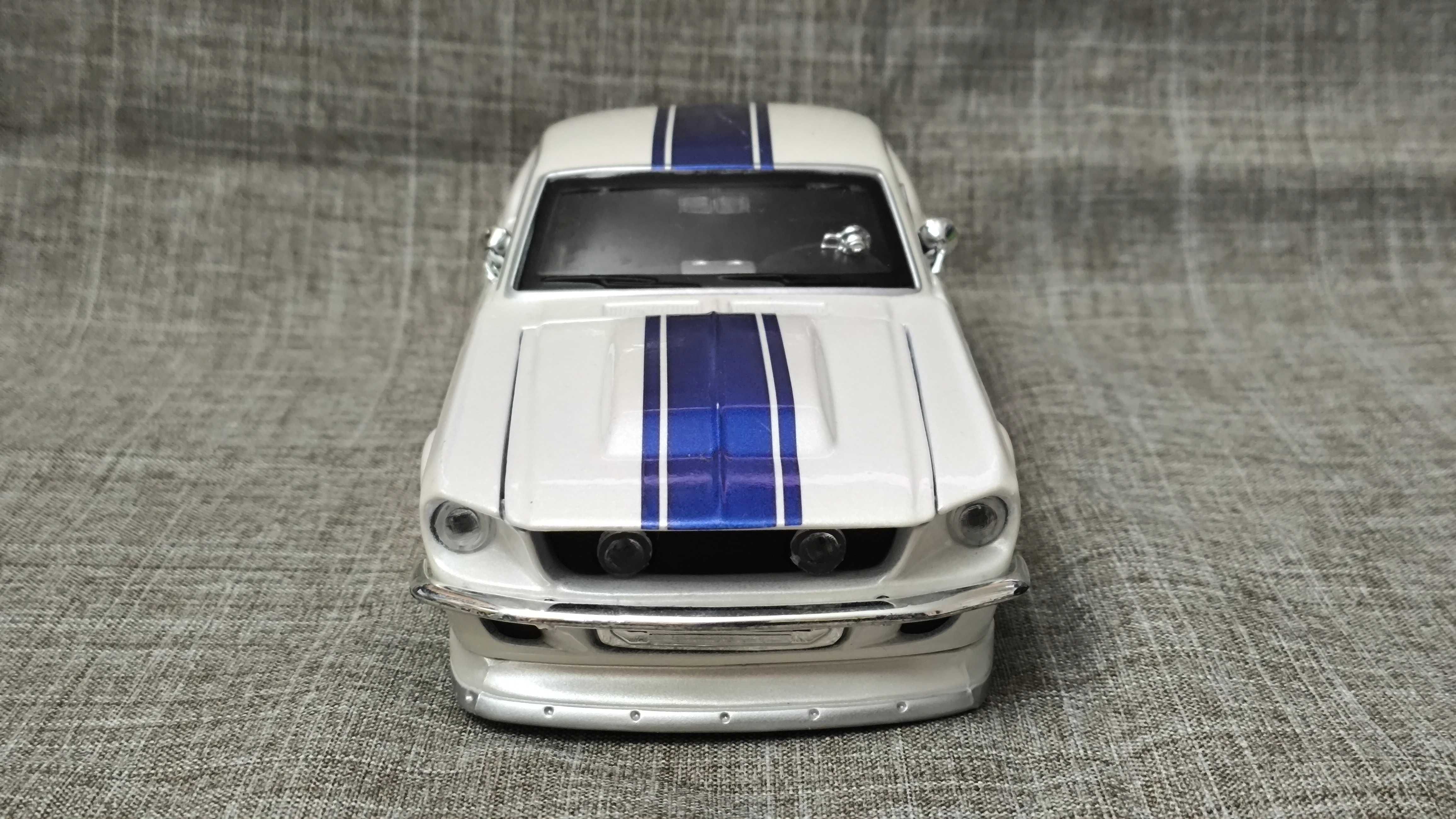 Машинка Ford Mustang GT 1967 1/24 Maisto