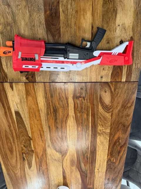 Nerf FORTNITE Bossmerg-12 pistolet