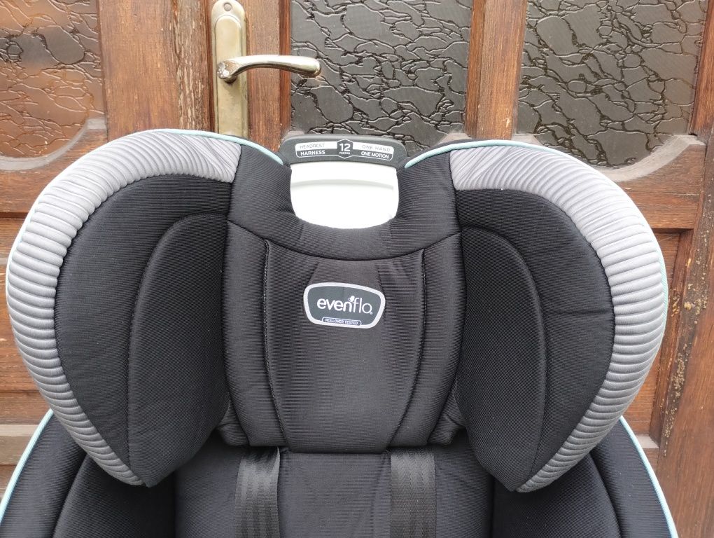 Автокрісло Evenflo 9-36 кг.