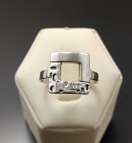 Piękny srebrny pierścionek Ag 925