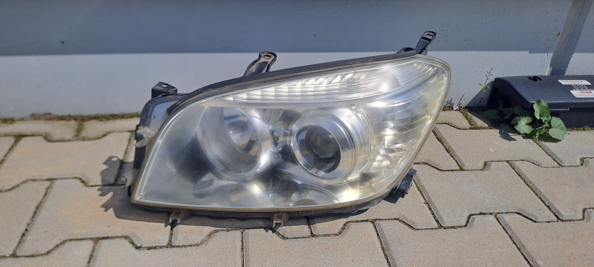 Lampa przednia do toyoty Rav4 2007- oryginał