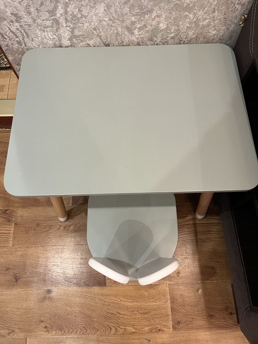 Дитячий столик і стільчик