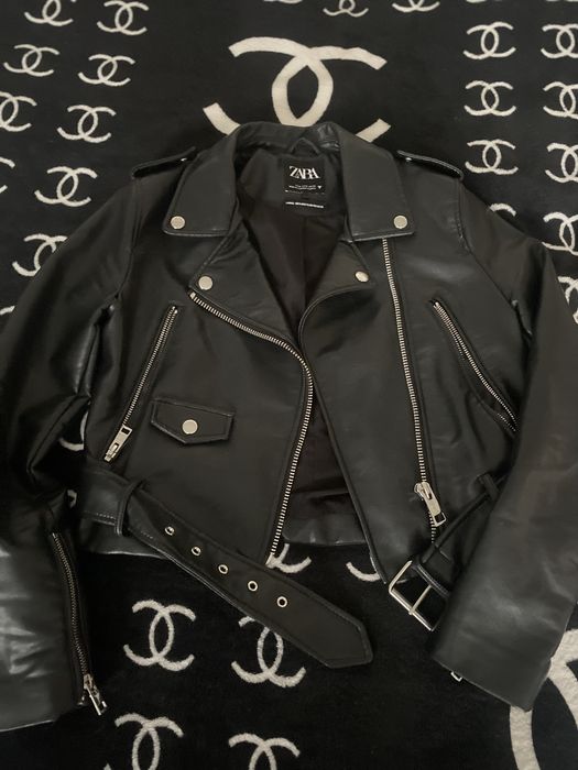 Пуховик женский с натуральным мехом