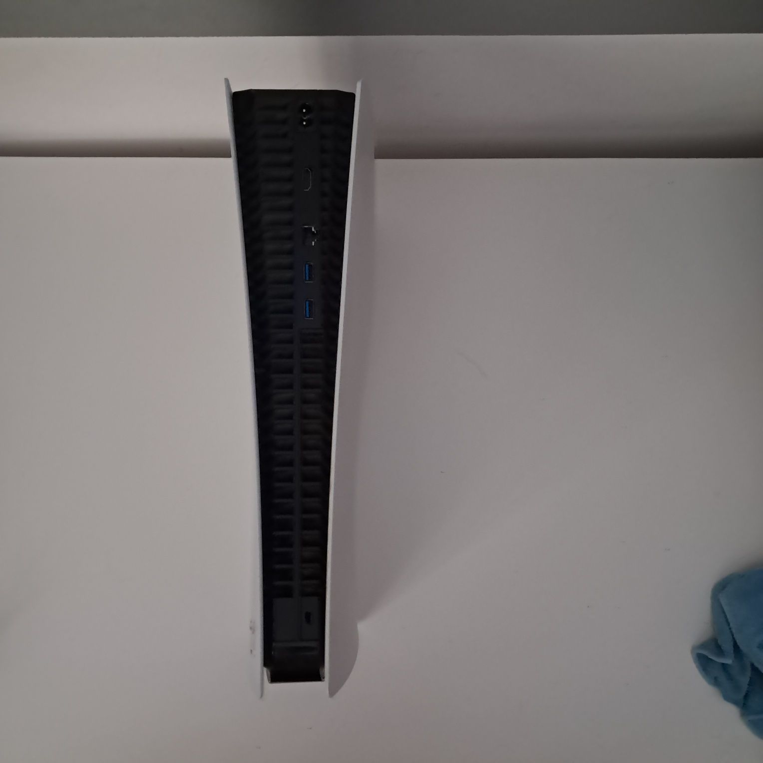 PlayStation 5 Standard Edition 825GB com Comando