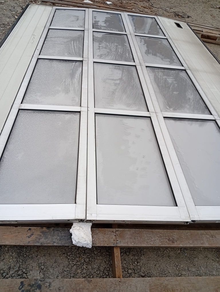 Brama garażowa segmentowa panelowa  418x300 wysoka okna