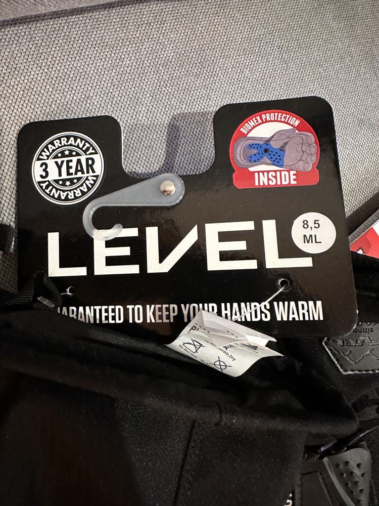 Rękawiczki snowboardowe Level nowe oryginał 100% z ochraniaczami