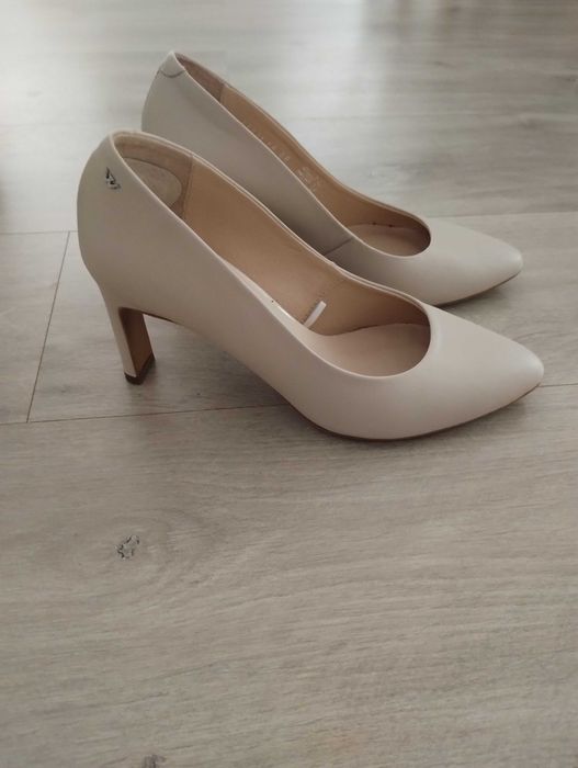 buty czółenka Wojas r. 38 beż szpilka
