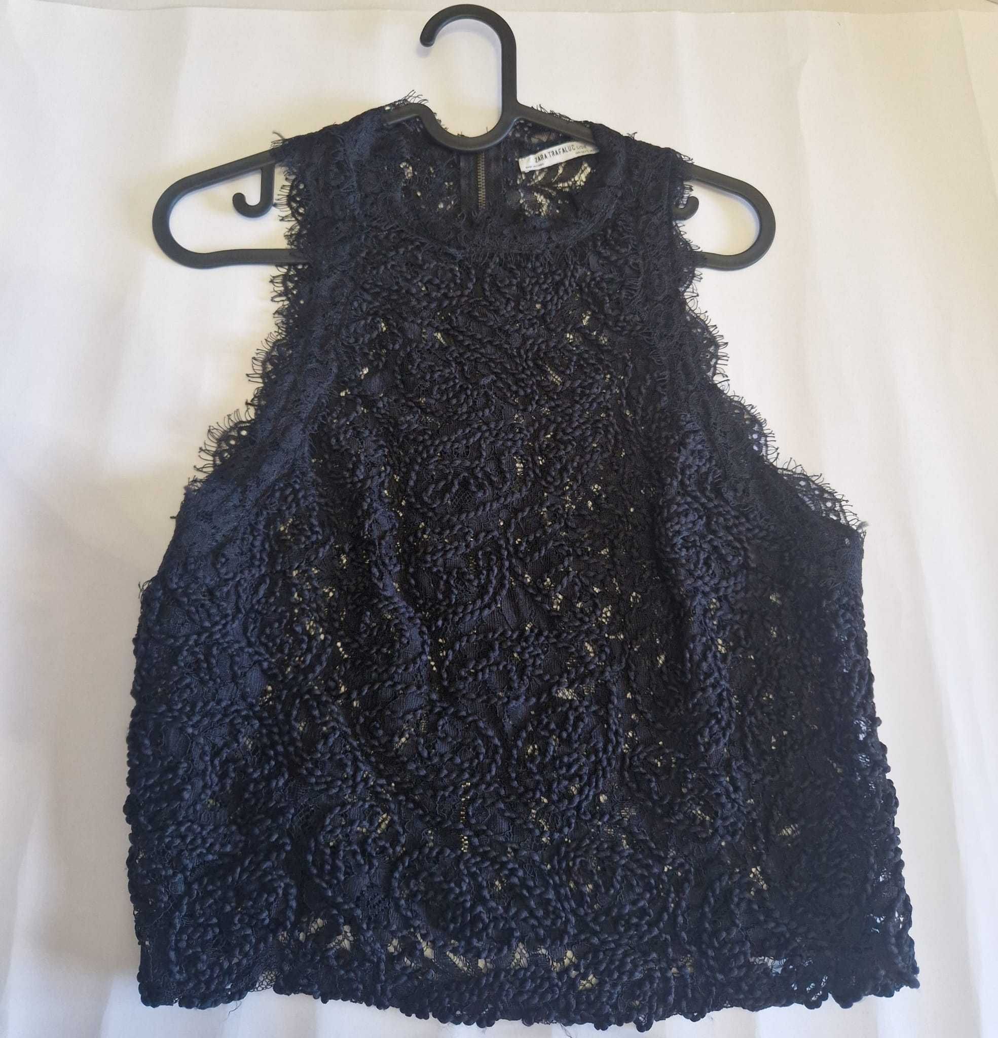 Top rendado preto