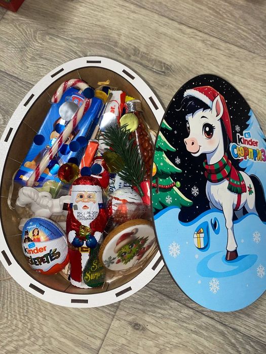 Подарункові бокси від Святого Миколая, на новий рік