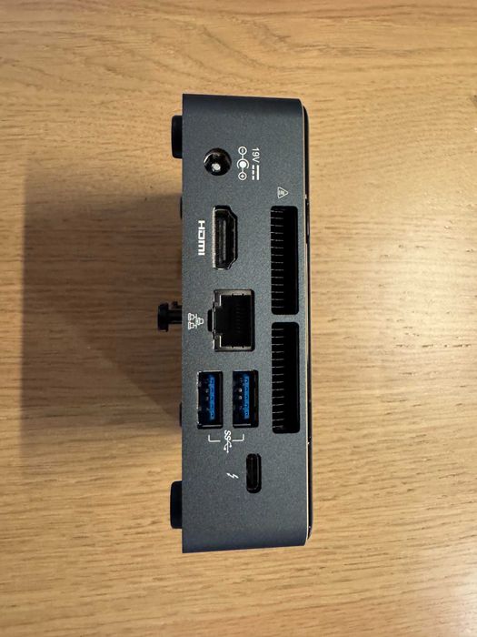 Komputer Intel BoxNuc7 2019