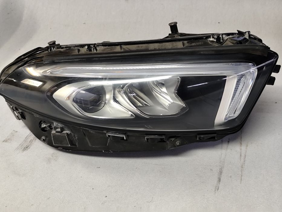 Farol Mercedes classe A177