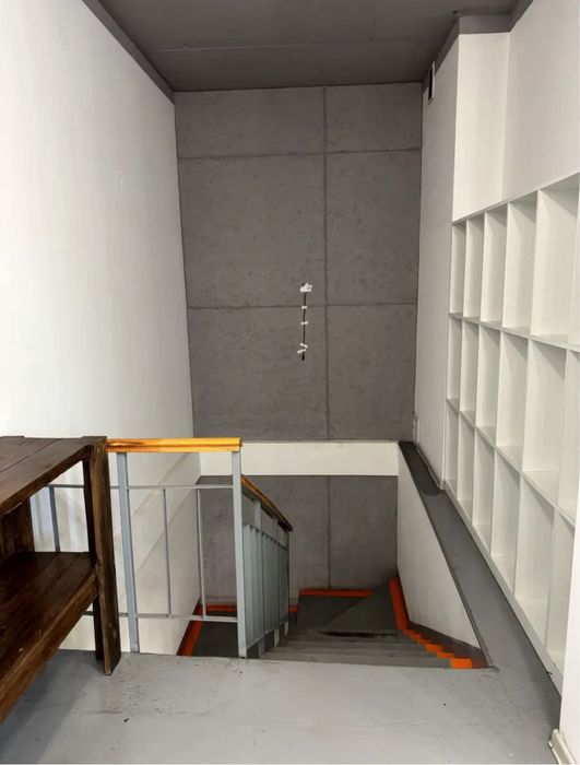 Метро Олімпійська-7 хв/Діловий центр Києва /Коновальця/ Предслвинська