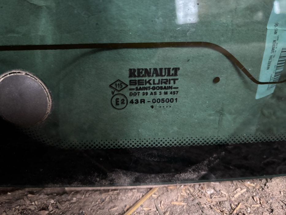 Szyba tylna Renault Laguna I kombi