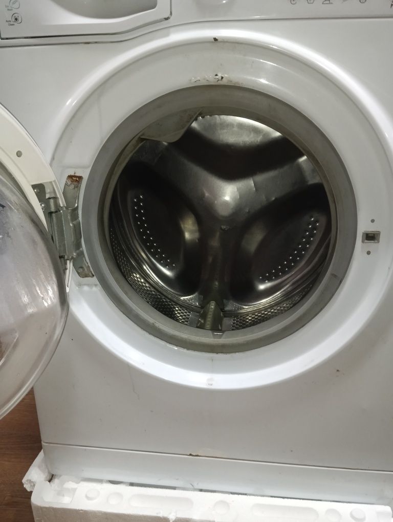 Пральна машина Hotpoint Ariston 39см. Львів