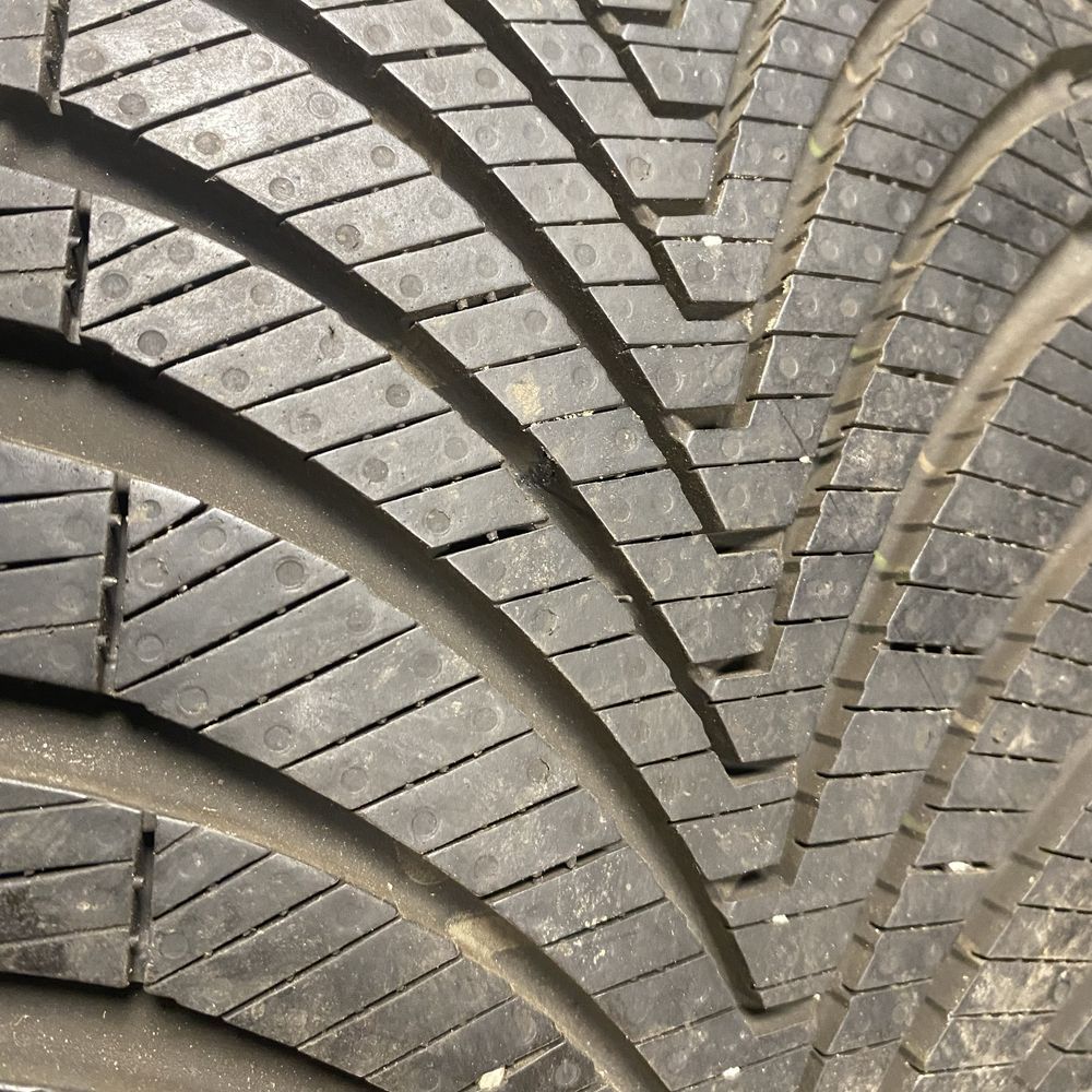 Komplet opon 225/45R18 Kumho Solus 4S HA32 Nowe DEMO