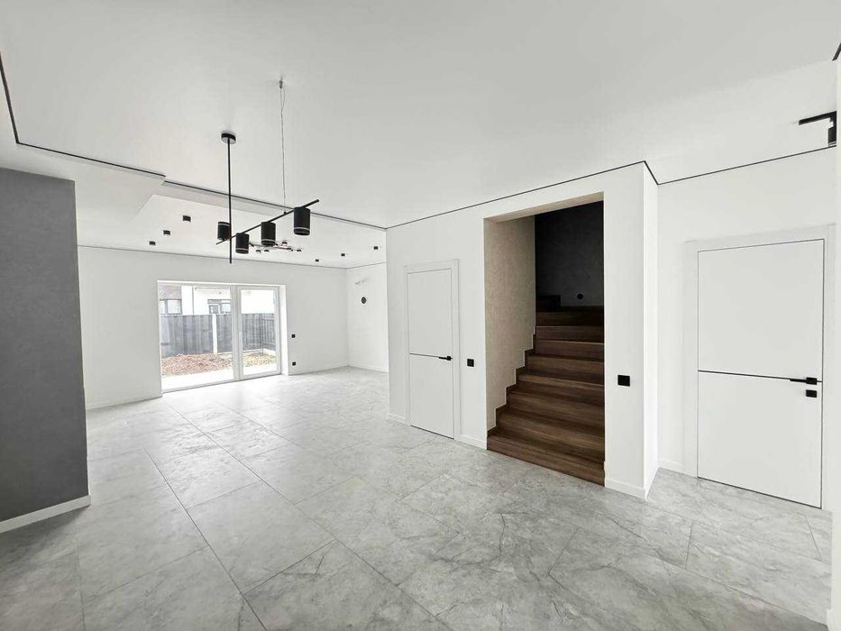 Продаж Будинку/Таунхауса з ремонтом 125м2 в Крихівцях (біля Калинової)