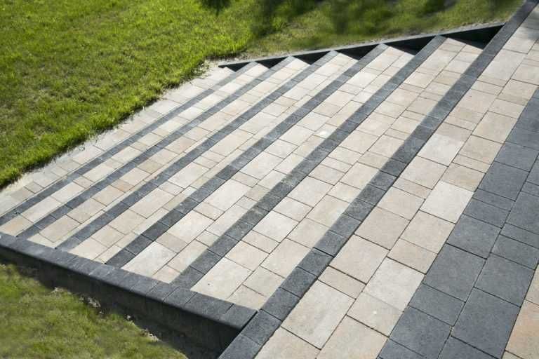 укладка бруківки та каменю