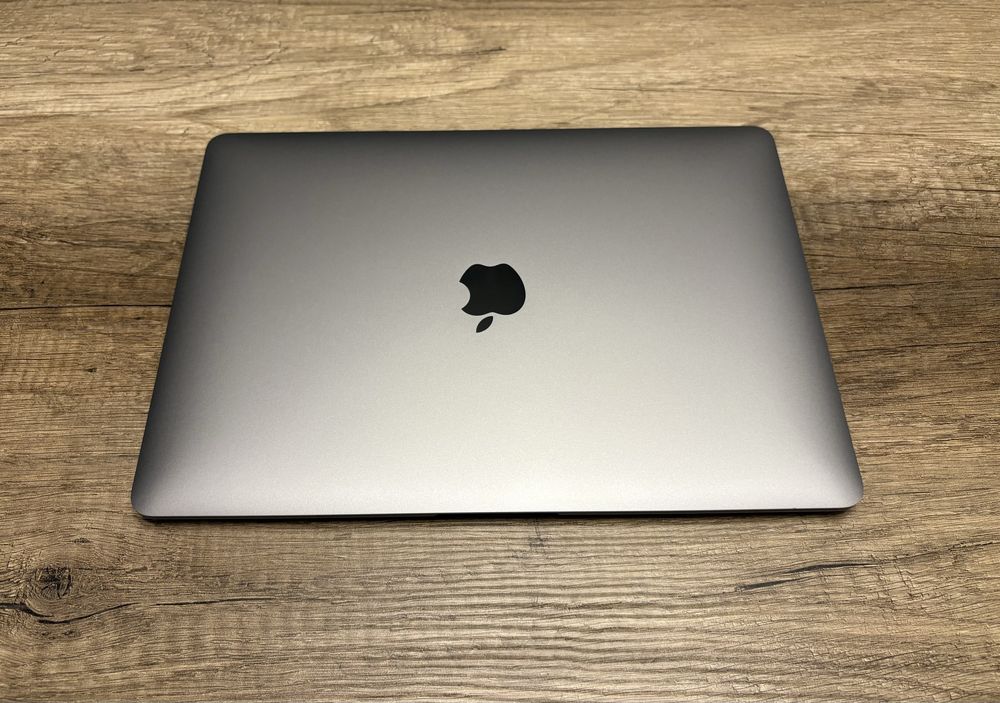 Макбук Apple MacBook Air 13" 2020 M1 16/256 Space Gray