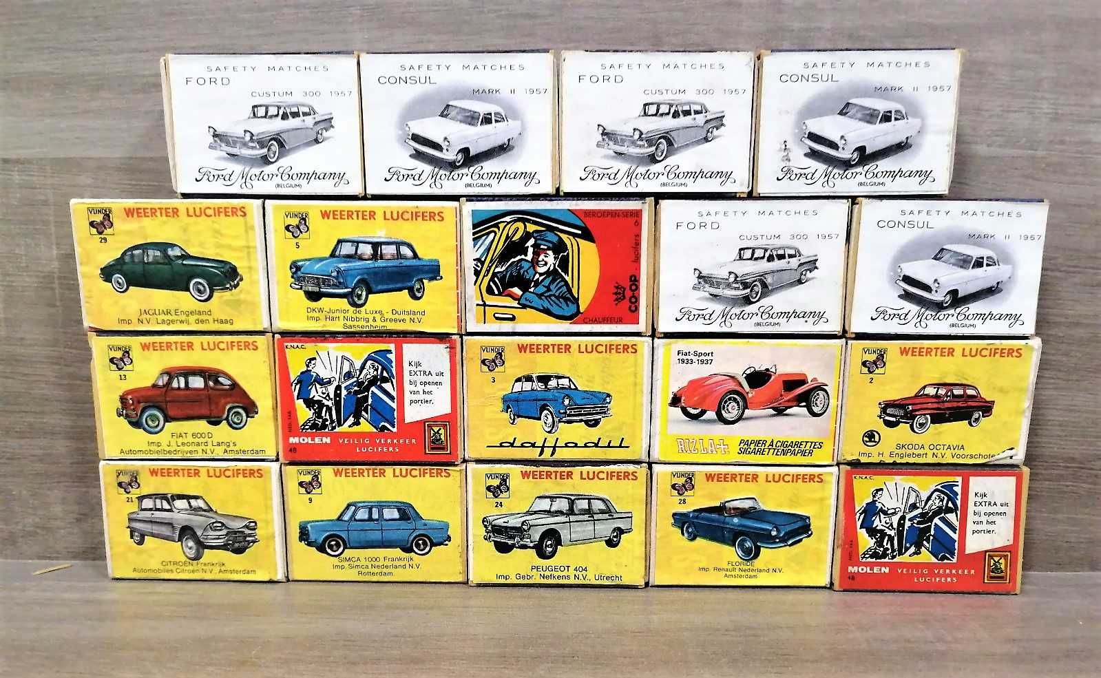 Caixa de fósforos, 19 com imagem de carros, anos 50, vintage