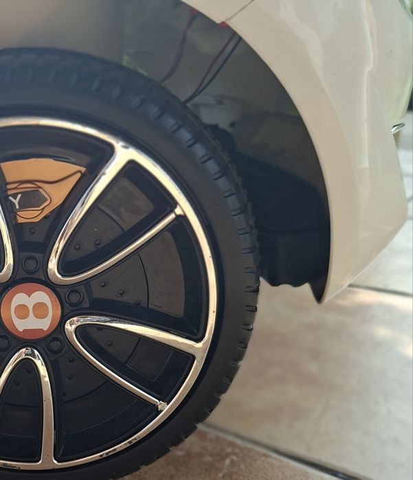 Samochód dziecięcy Bentley EXp12