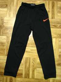 Spodnie dresowe chłopięce Nike Taper Fleece 13-15 lat 158-170 cm