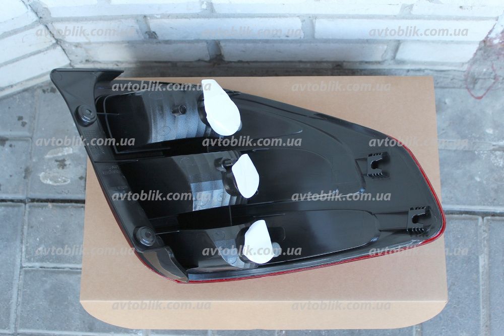 Задний фонарь Suzuki Grand Vitara, SX4, Jimny левый, правый, фара