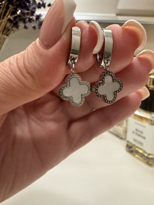 Сережки в стилі Van Cleaf