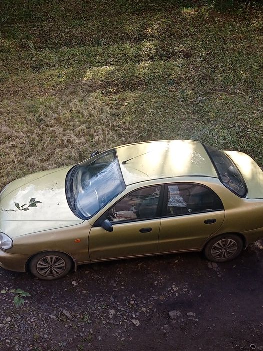 Автомобіль Ланос