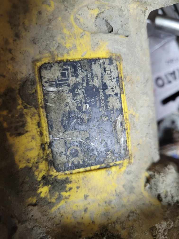 Wibrator do betonu Elektryczny napęd wibratora do betonu Wacker Neuson