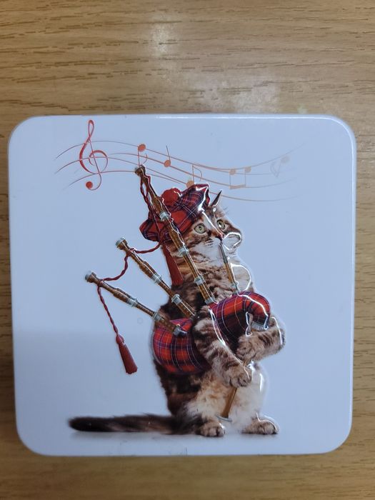 Жестяні коробочки з під чаю...