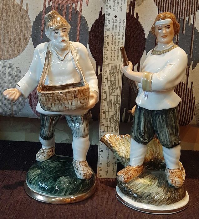 Косарь и Сеятель, Коростень, аторская подпись,цена за пару.