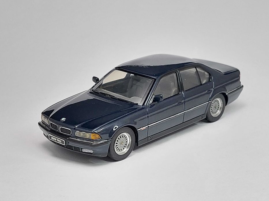 Масштабна модель 1/43 BMW 7-series 740i (E38) від Herpa