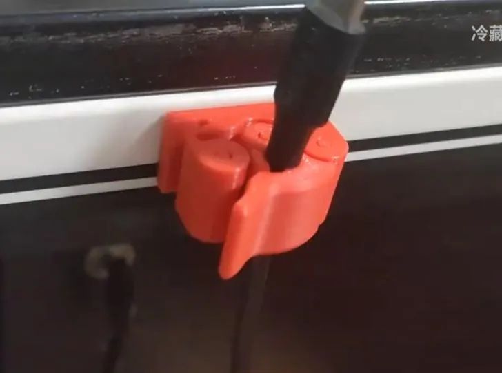 Grampo de Fixação Rápida para Cabos