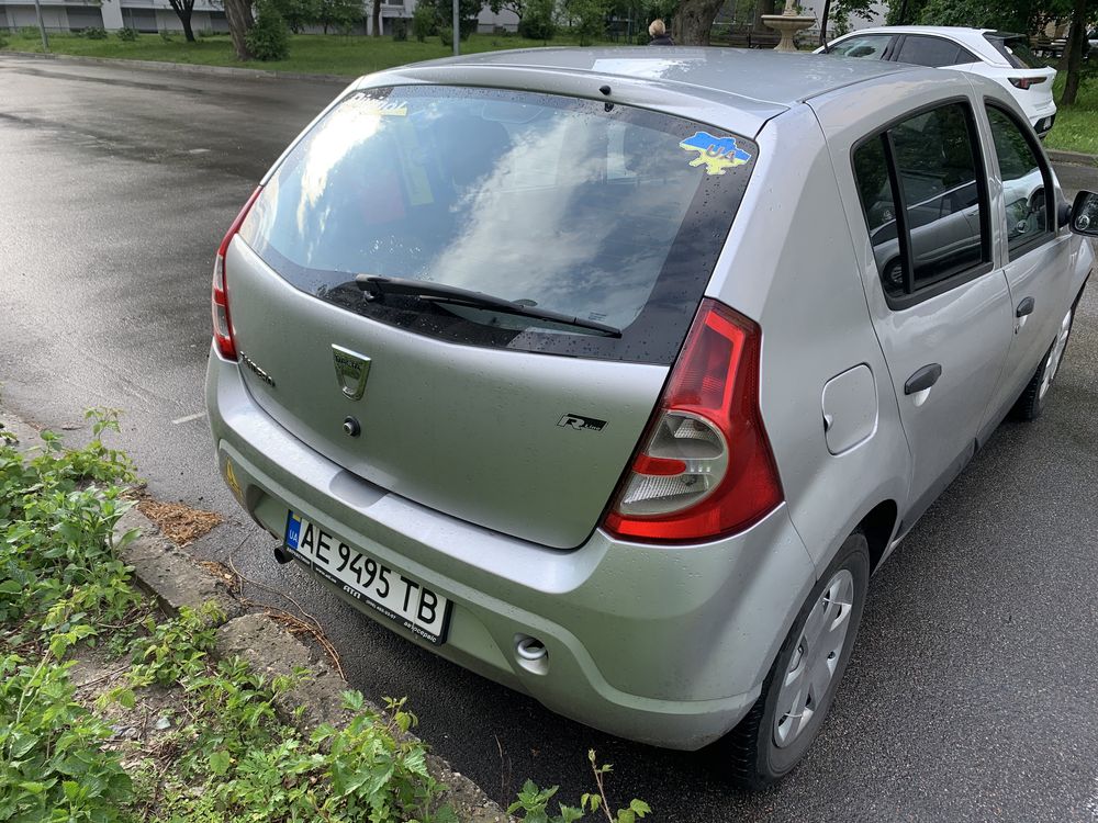 Продам Dacia Sandero 2012 года