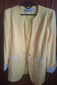 Стильний жовтий піджак