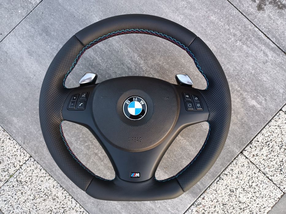 Kierownica Mpakiet z łopatkami BMW E90 E91 E92 E93 E81 E87 E88 E82 X1