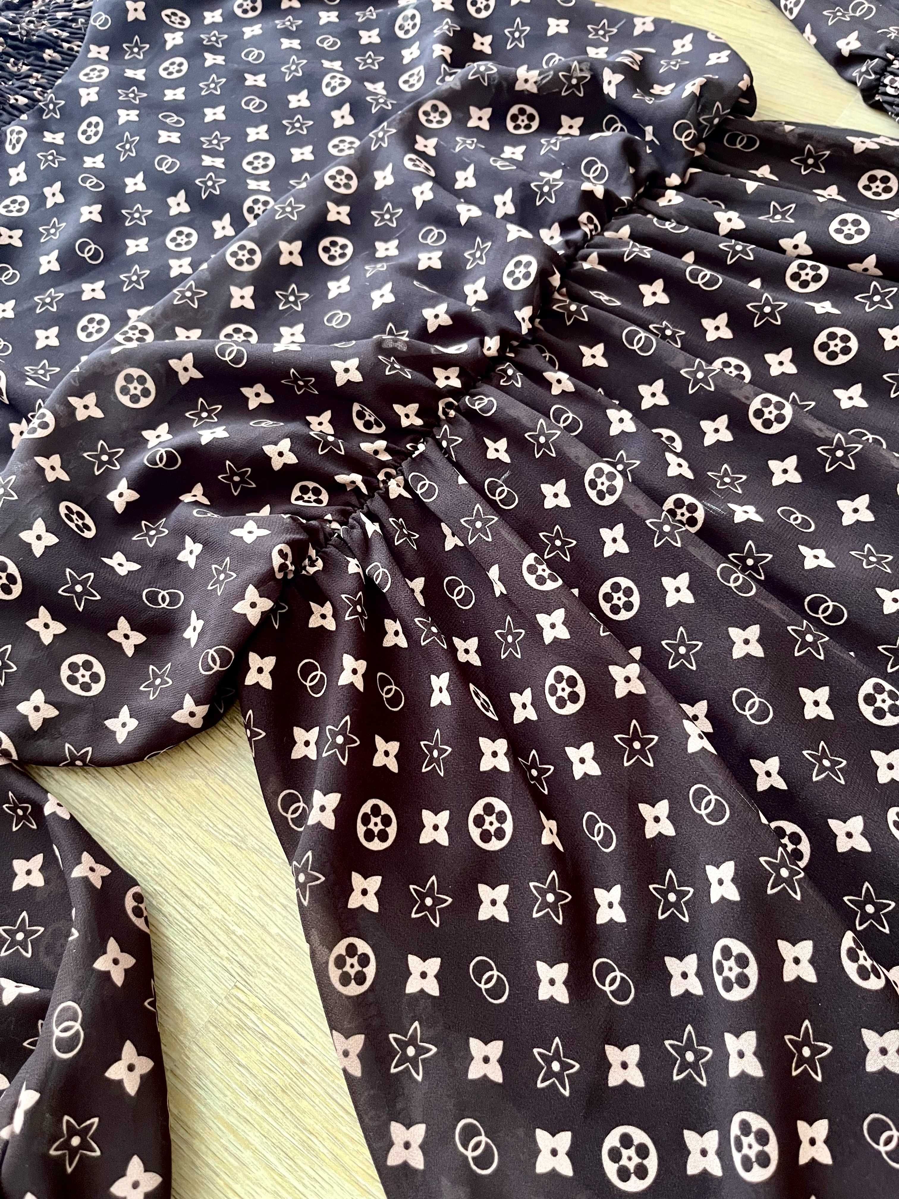 Sukienka długi rękaw luźna taliowana print wzorki brązowa butik casual