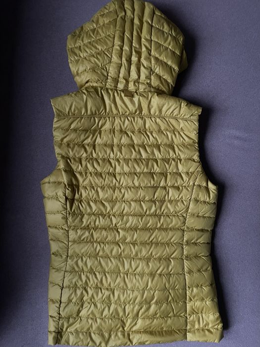 Bezrękawnik damski z kapturem, z puchem marki Massimo Dutti