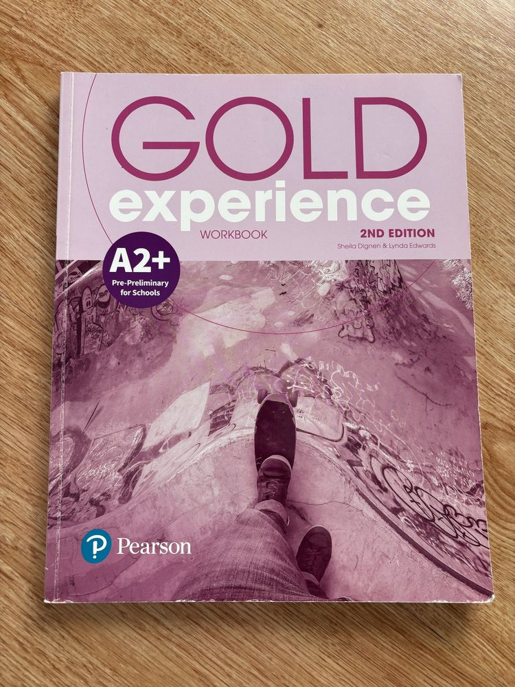 Gold Experience A2+ Students book & Workbook Pearson