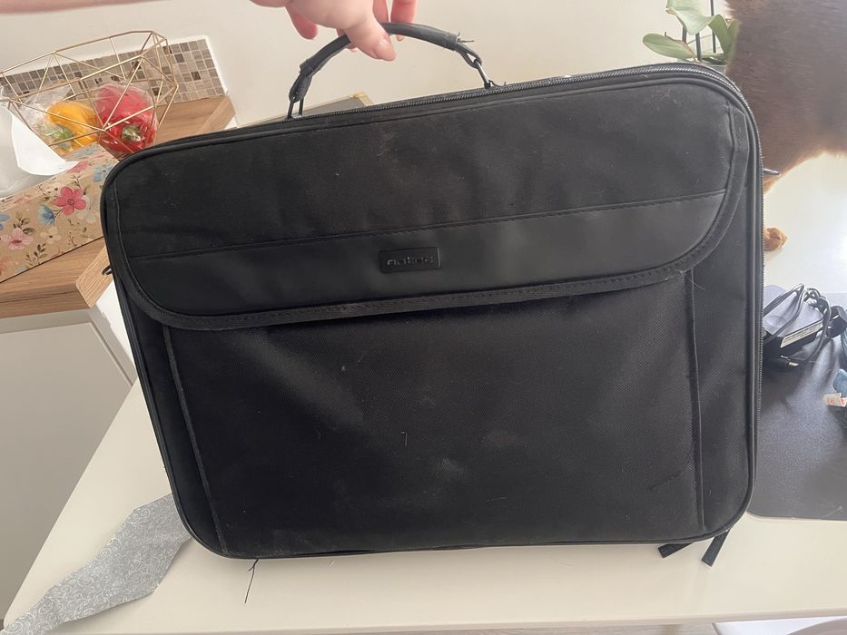 Laptop Lenovo V340-17IWL | i5-8265U / 8GB /SSD 238GB Windows 11 Pro