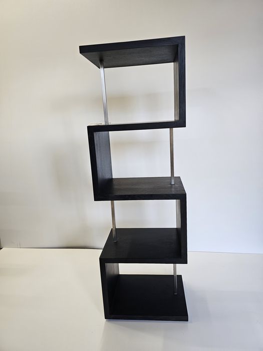 Regał z litego drewna w stylu loft