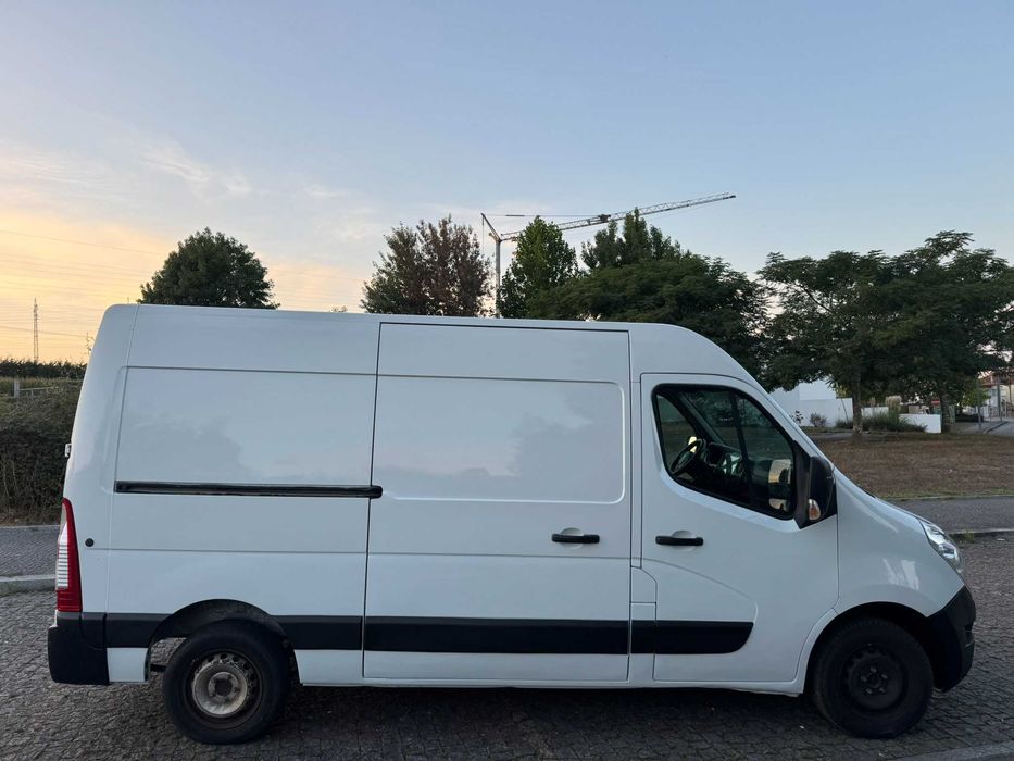 Renault Master L2H2 2.3 Dci 125cv Caixa Isotérmica Com Frio