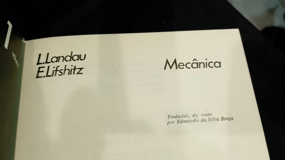 Física Teórica: Mecânica - 1 Volume - L. Landau e E. Lifshitz