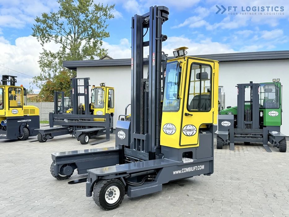 Combilift WÓZEK CZTEROKIERUNKOWY - WIELOKIERUNKOWY / C5000 / DIESEL / TRIPLEX 7600MM / WOLNY SKOK / POZYCJONER WIDEŁ / OGRZEWANIE / PEŁNA OGRZEWANA KABINA / STAN IDEALNY / Szeroka oferta wózków czterokierunkowych i bocznych, dopasowanych do różnorodnych p