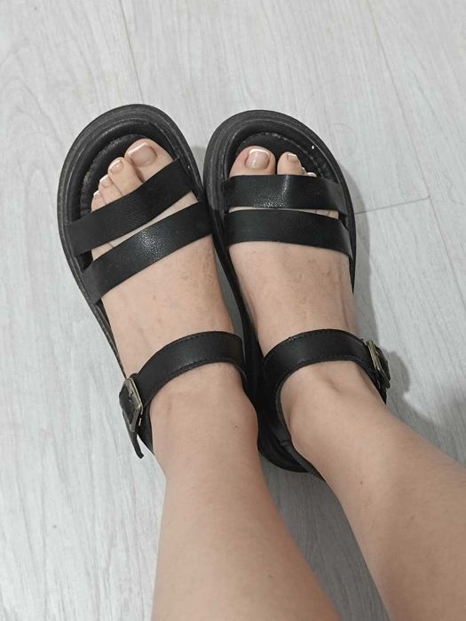 Sandálias pretas